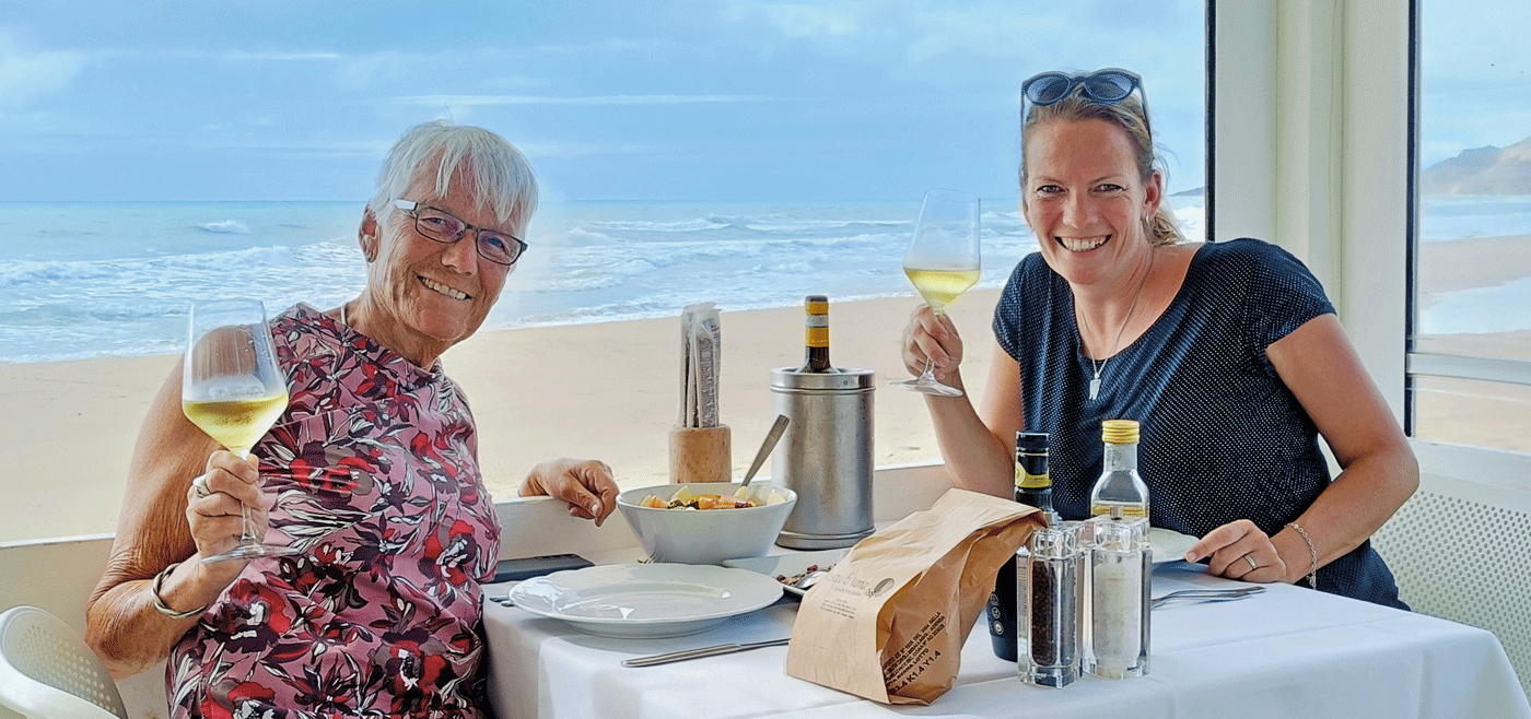 Sibylle und Ruth im Olivenhain